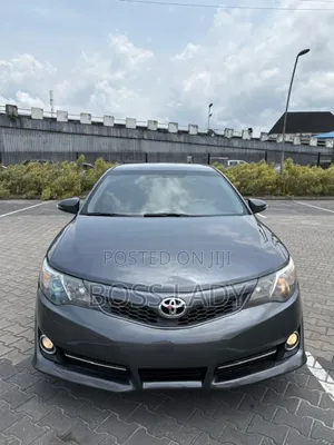 Toyota Camry SE 4dr Sedan (2.5L 4cyl 6A) 2012 Gray