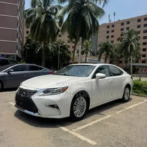 Lexus ES 350 FWD 2017 White