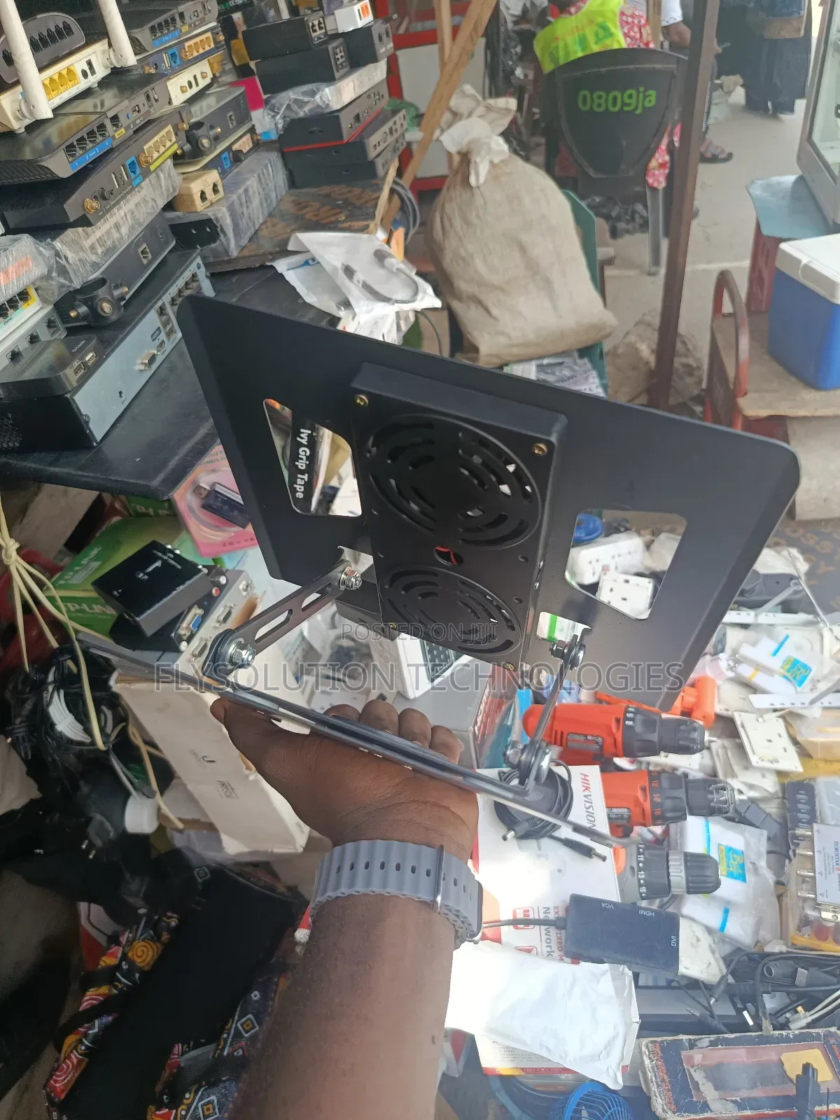 Yl-906 Adjustable Aluminum Laptop Stand With Cooling Fan