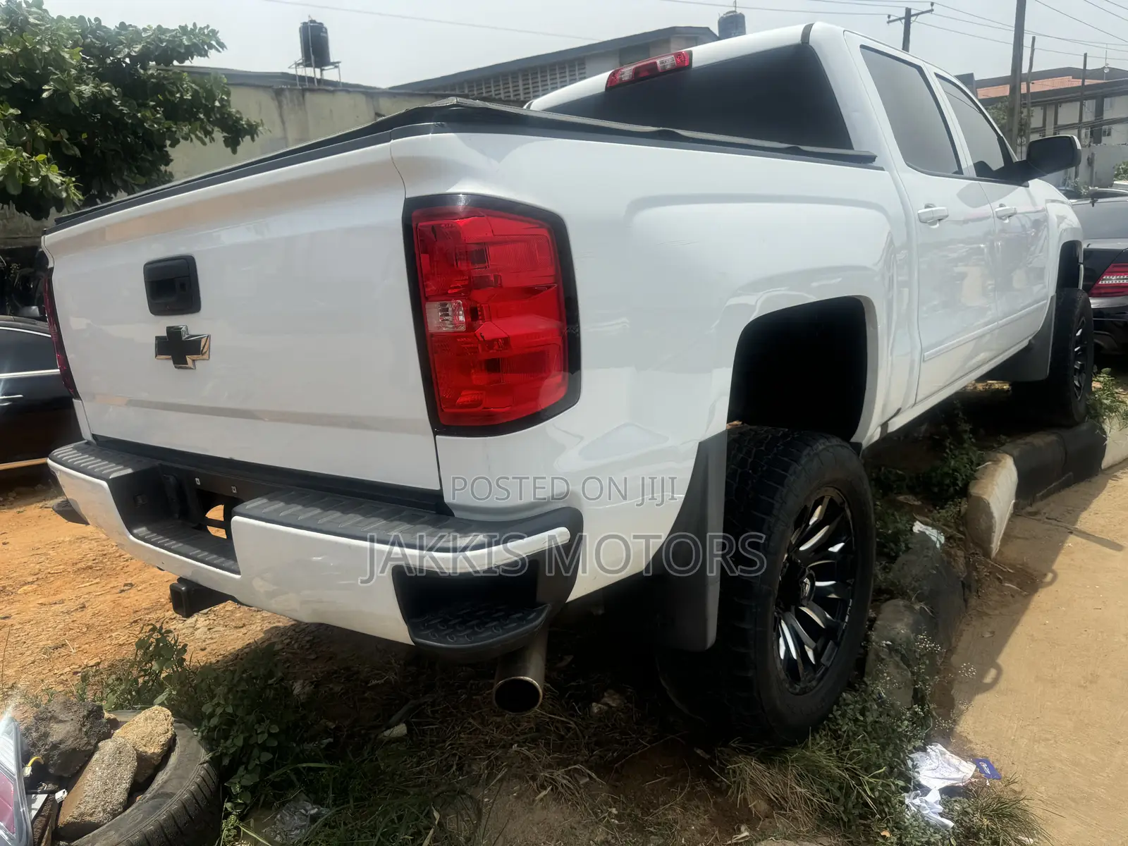 Chevrolet Silverado 2020 White