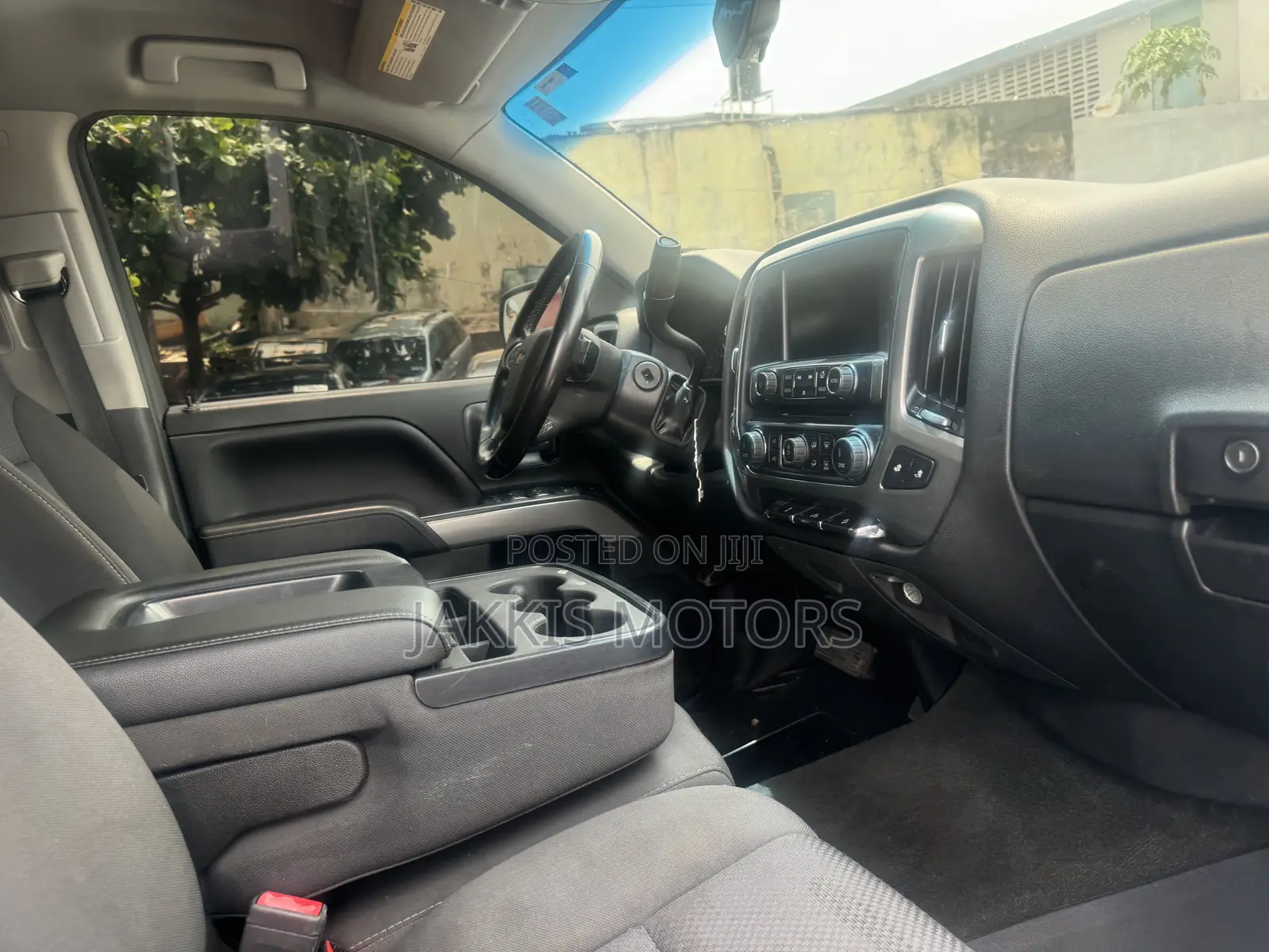 Chevrolet Silverado 2020 White