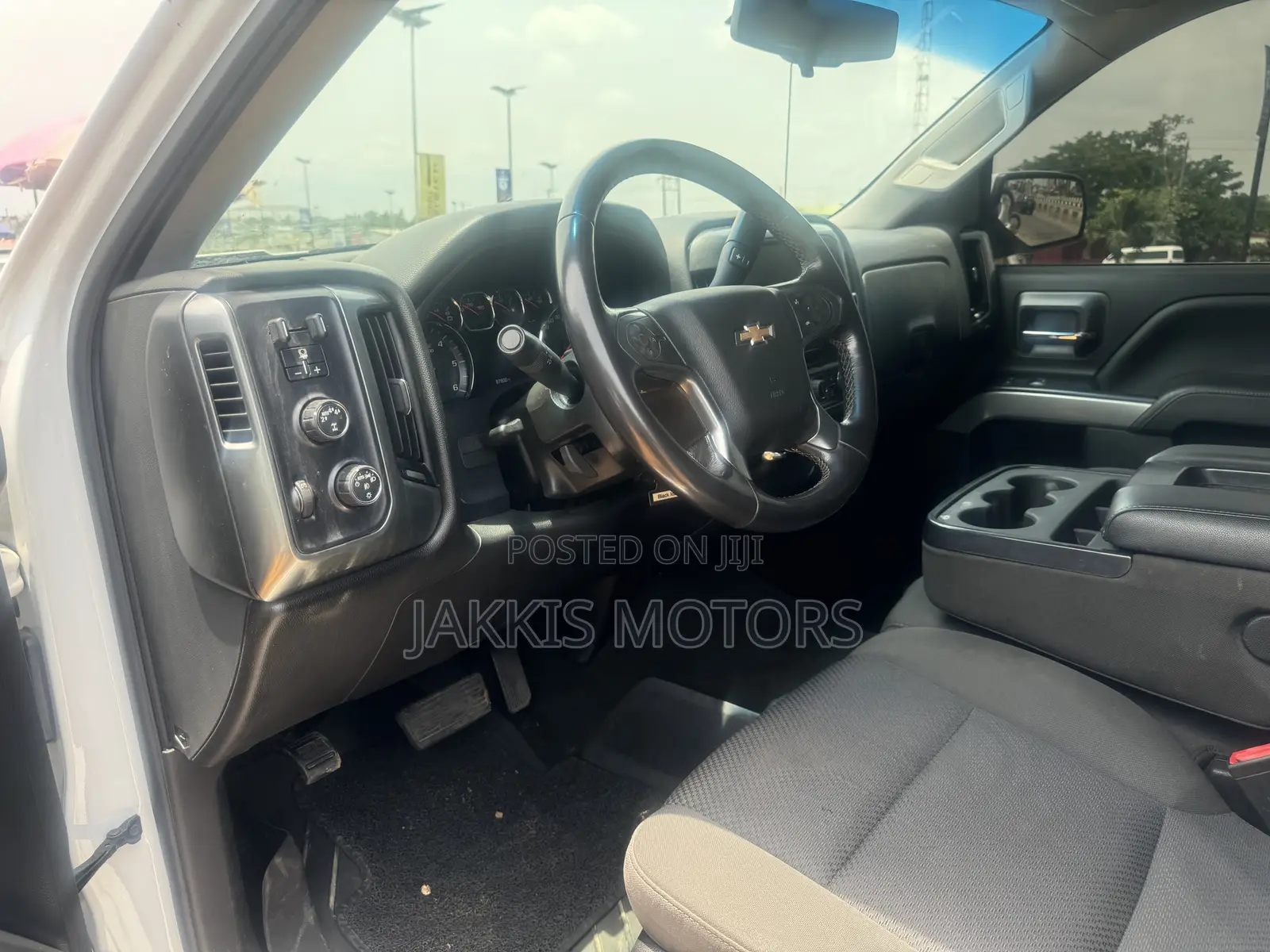 Chevrolet Silverado 2020 White