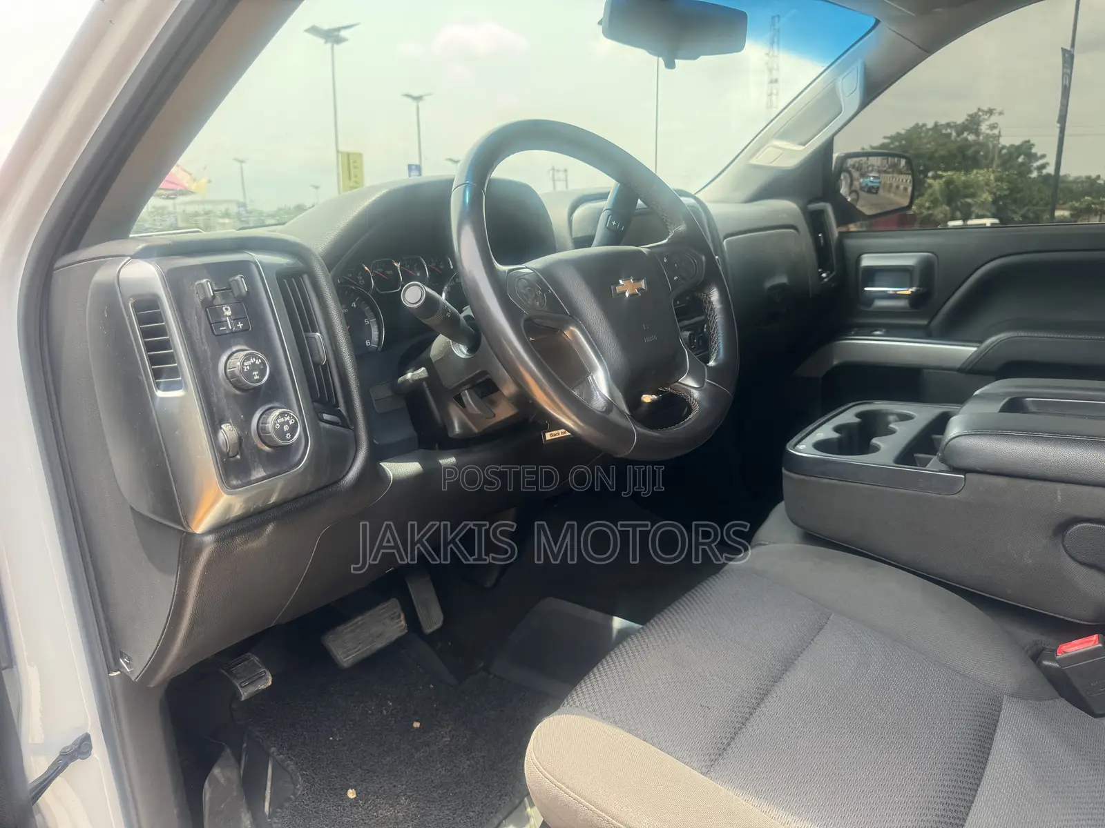 Chevrolet Silverado 2020 White
