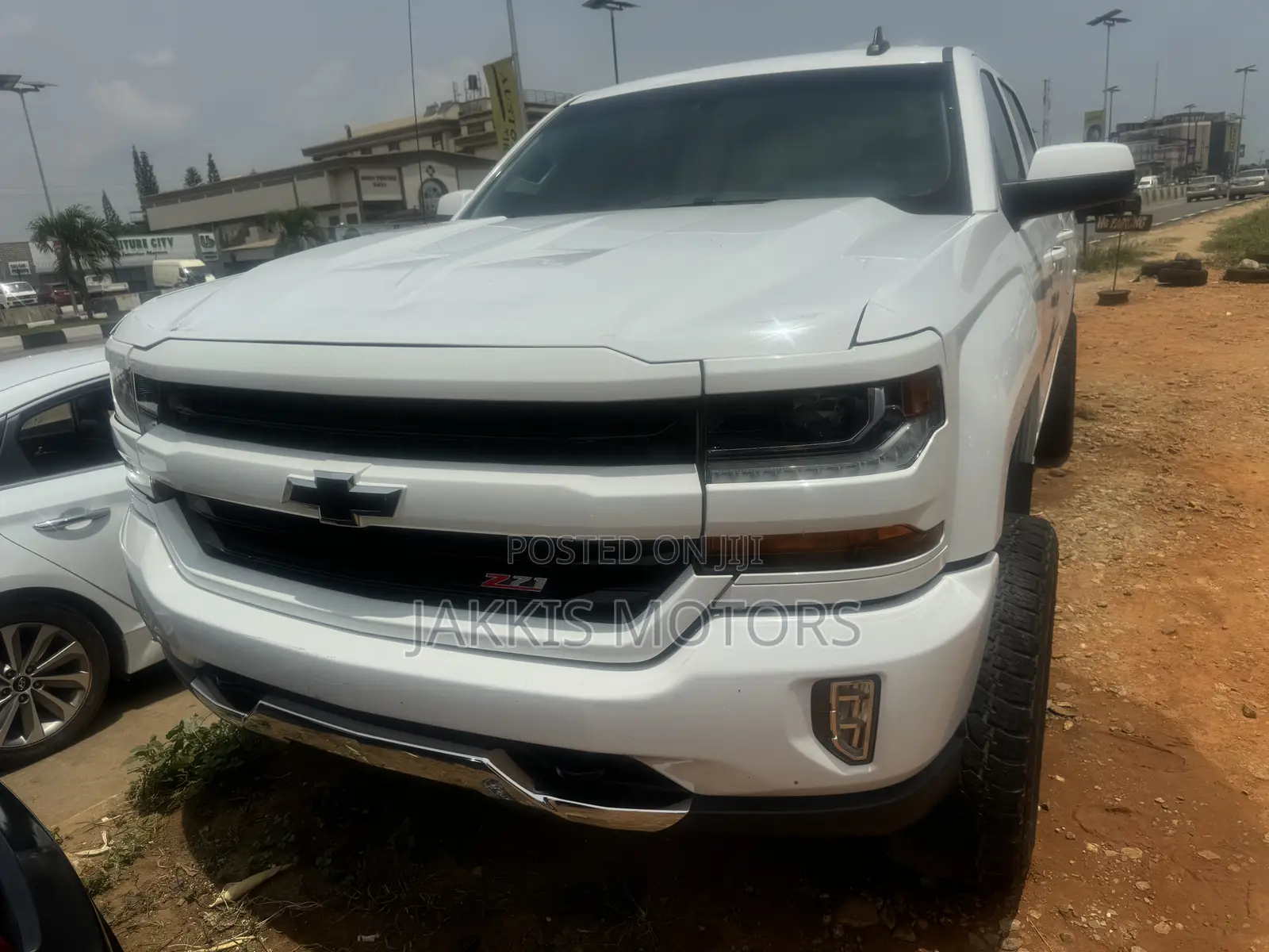 Chevrolet Silverado 2020 White