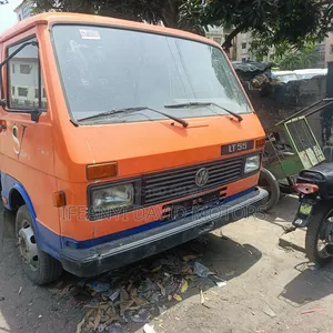 Volkswagen LT 2000 Orange