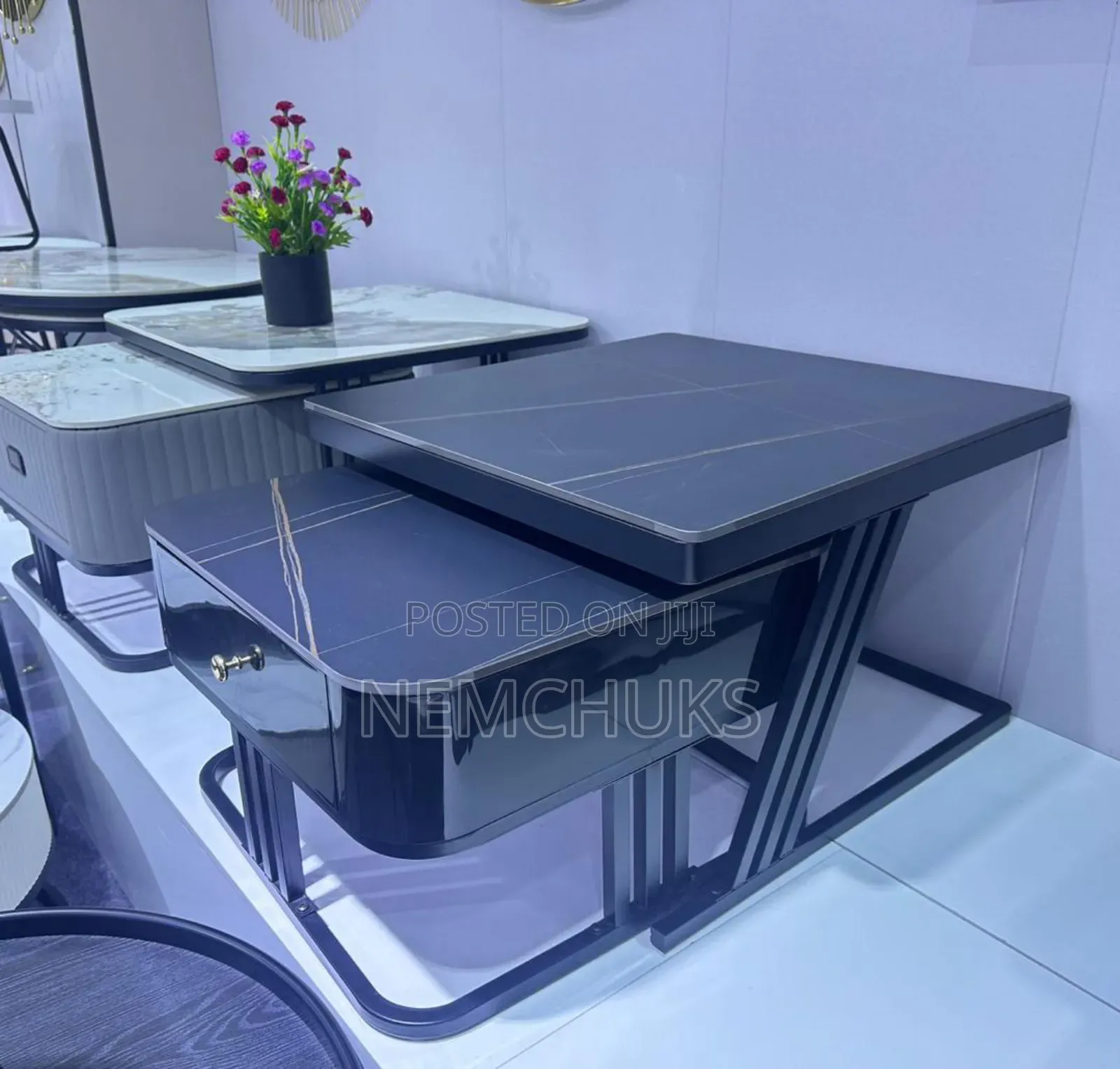 Modern Nesting Coffee Table With a Drawer