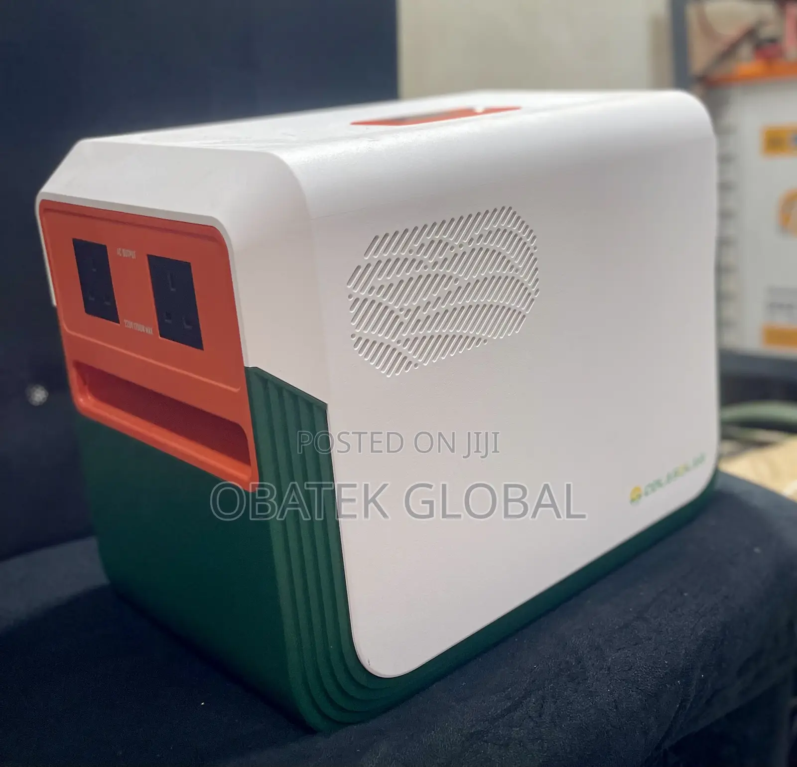 Cola 3600 Solar Generator