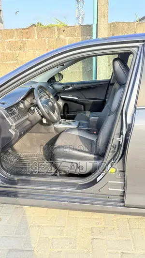 Toyota Camry SE 4dr Sedan (2.5L 4cyl 6A) 2012 Gray