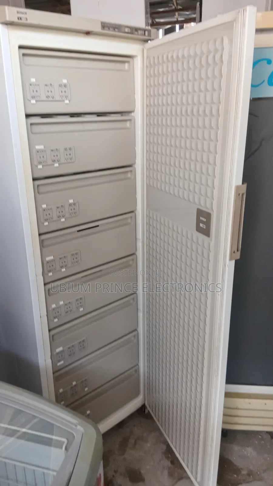Bosch Standing Freezer 8steps