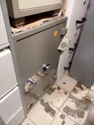 Heavy Duty Fireproof Gun-Proof Metal Safe – Secure Storage