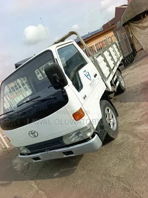 Foreign Used Toyota Dyna 100 Normal Hand 2rz Petrol Engine