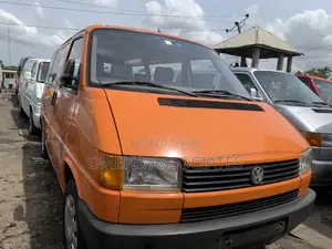 Volkswagen Transporter 2005 Orange