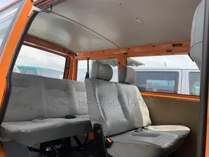 Volkswagen Transporter 2005 Orange