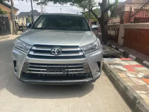 Toyota Highlander 2019 Silver
