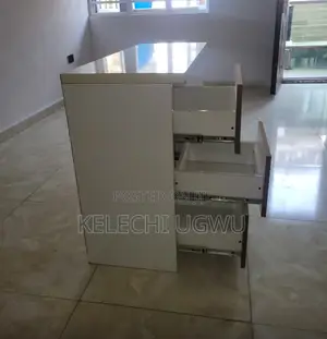 New (Never Used Before Vanity Table)