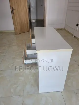 New (Never Used Before Vanity Table)
