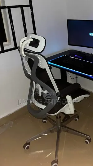 Generic Mesh Gaming Chair With Adjustable Headrest