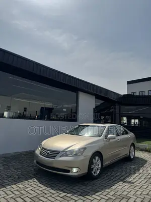 Lexus ES 350 2011 Gold