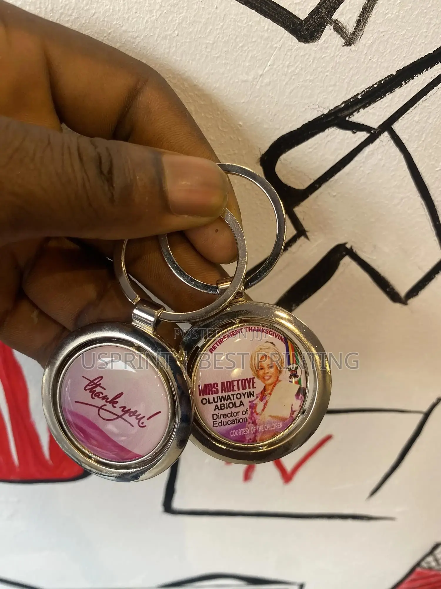 Twisting Metal Keyholder