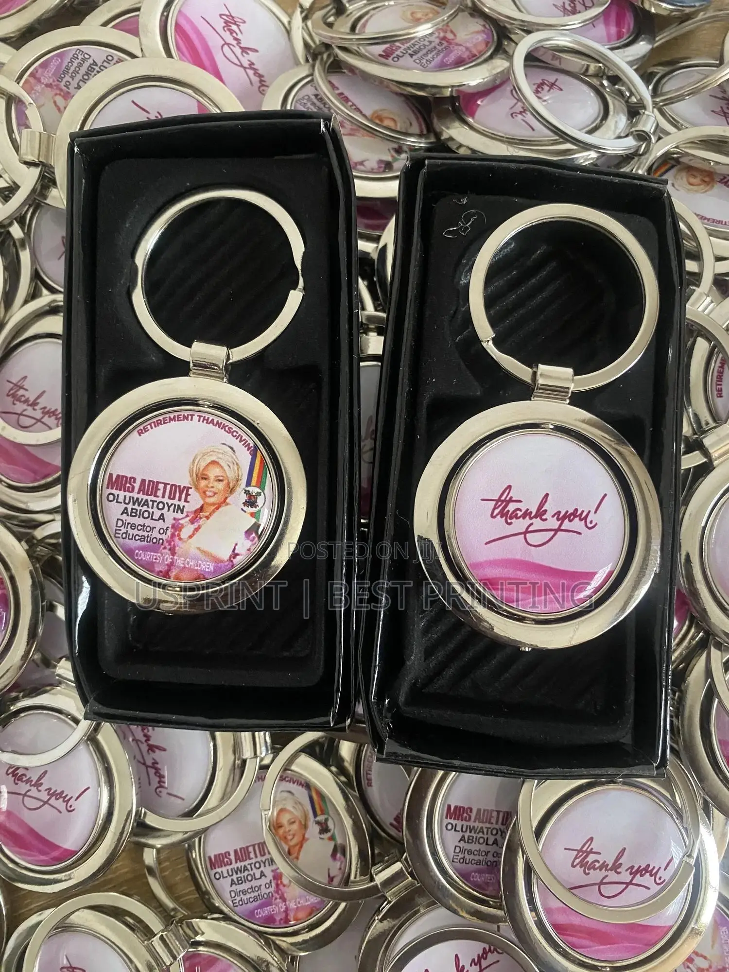 Twisting Metal Keyholder