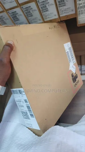 New Laptop Dell Pro 14 32GB Intel Core Ultra 7 SSD 512GB