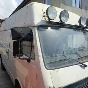 Volkswagen LT 2000 White
