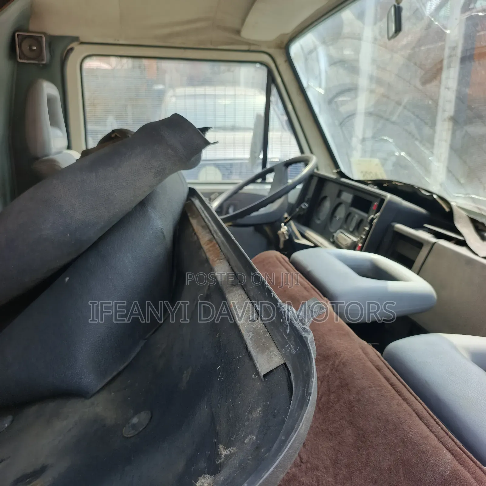 Volkswagen LT 2000 White