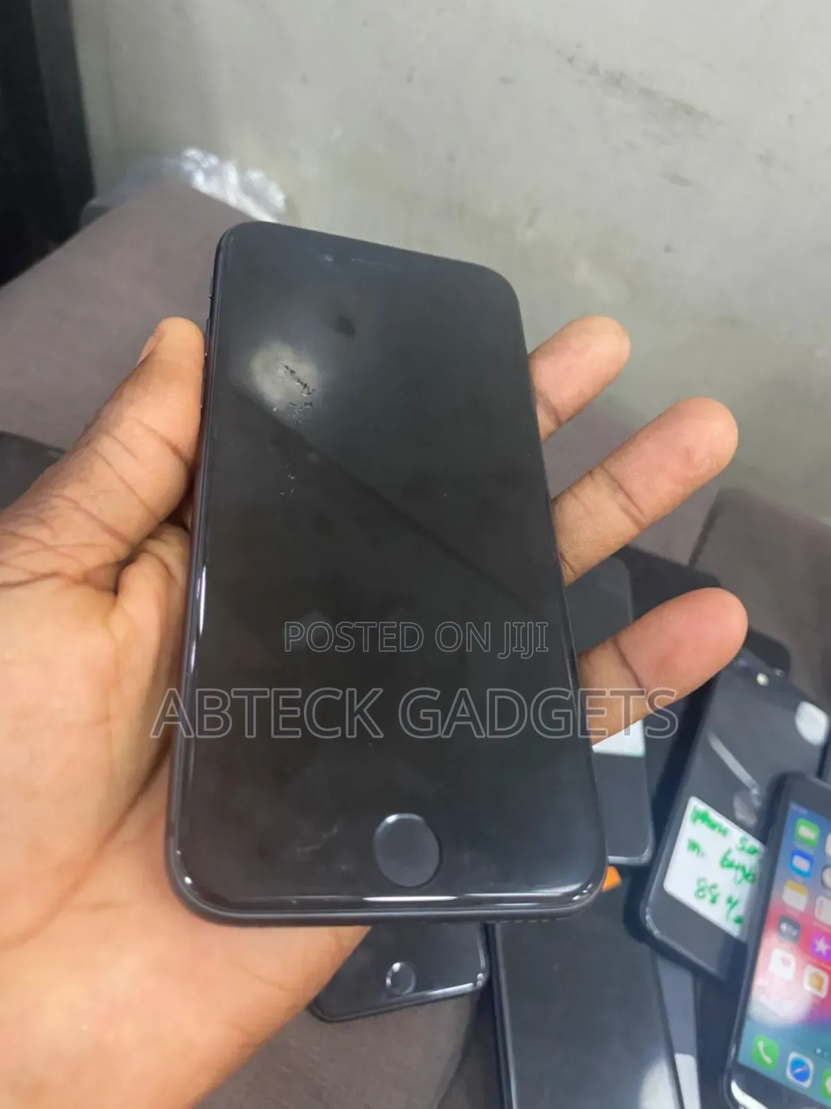 Apple iPhone 8 64 GB Gray