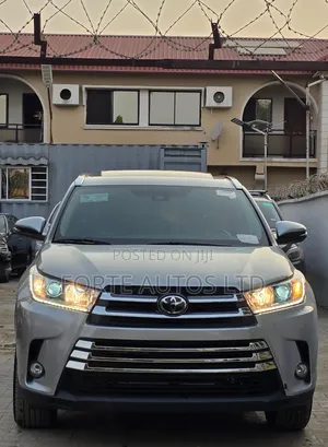 Toyota Highlander XLE 2019 Silver
