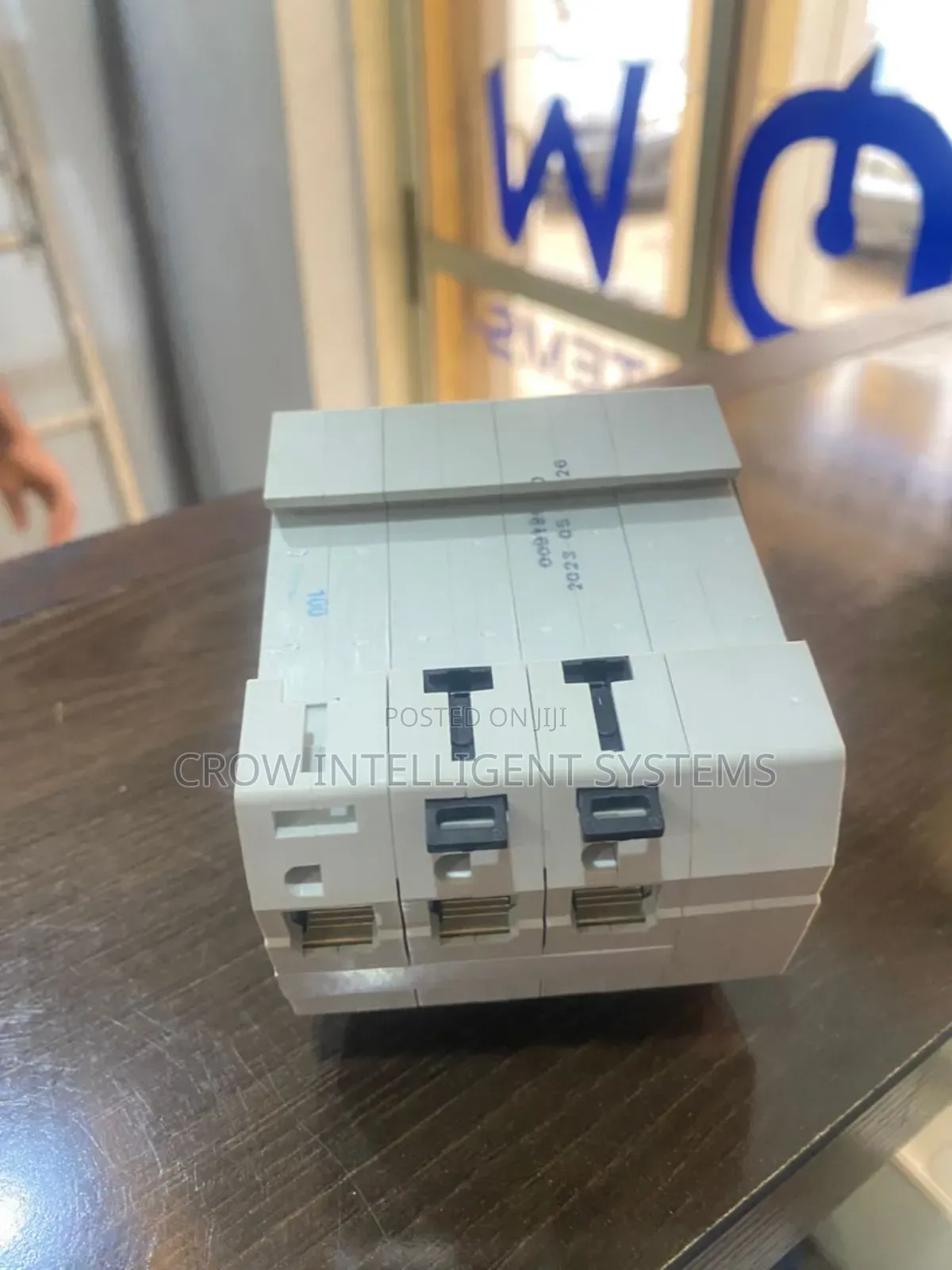 A 3-circuit Iot-based Micro Circuit Breaker Intelligent