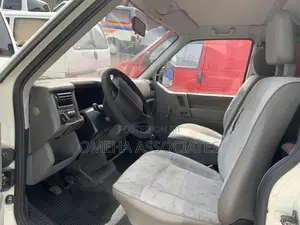 Volkswagen Transporter 2005 Gold