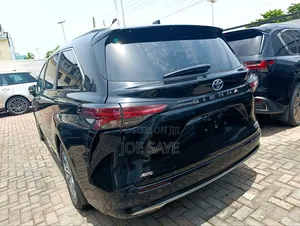 New Toyota Sienna 2024 Black