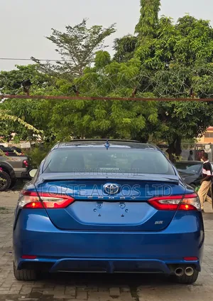 Toyota Camry 2018 Blue