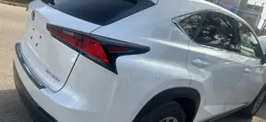 Lexus NX 300 FWD 2021 White