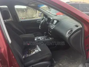 Nissan Pathfinder SV 4x4 2013 Red