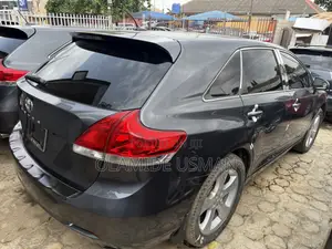 Toyota Venza V6 AWD 2011 Gray