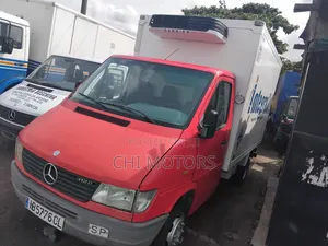 Mercedes Benz Sprinter Cooling Van 3tons 2006 Red