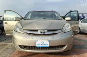 Toyota Sienna 2007 Gold