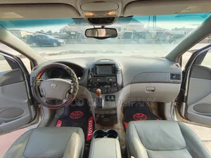Toyota Sienna 2007 Gold