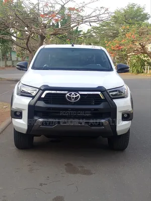 New Toyota Hilux 2024 White
