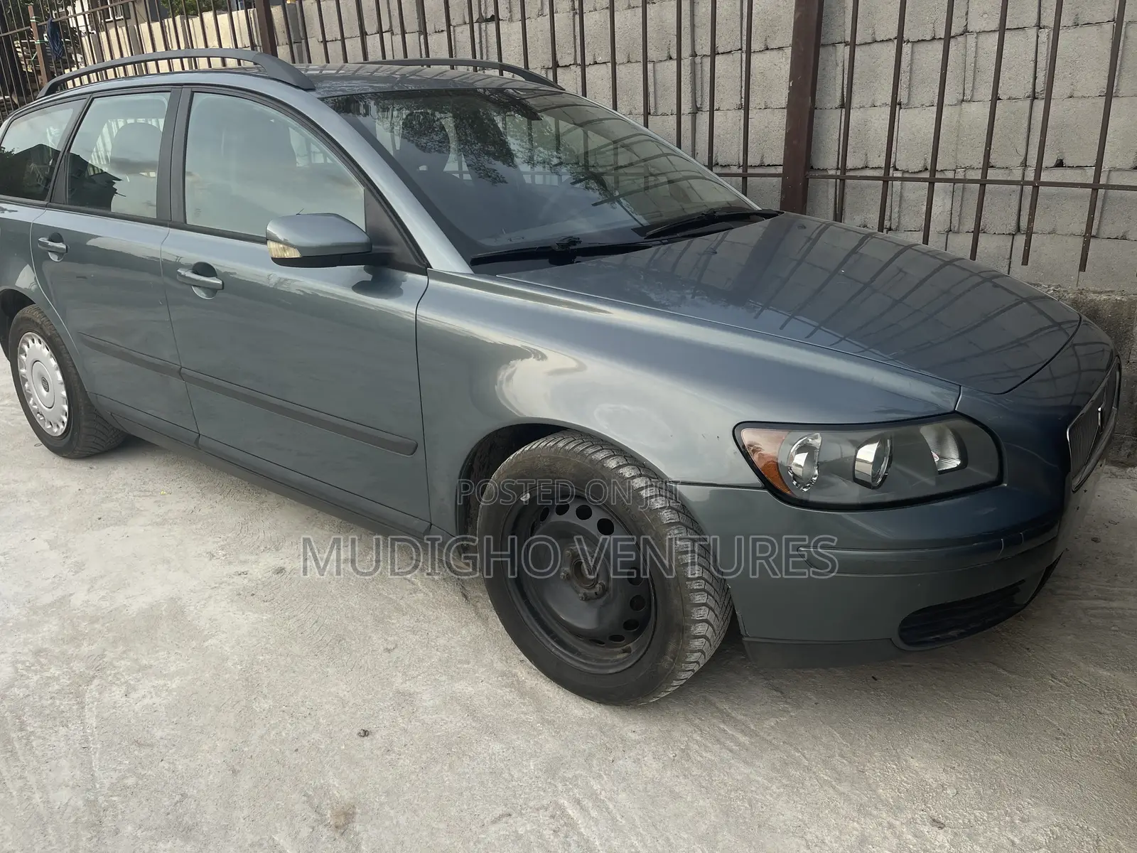 Volvo V50 2.4i 2010 Gray