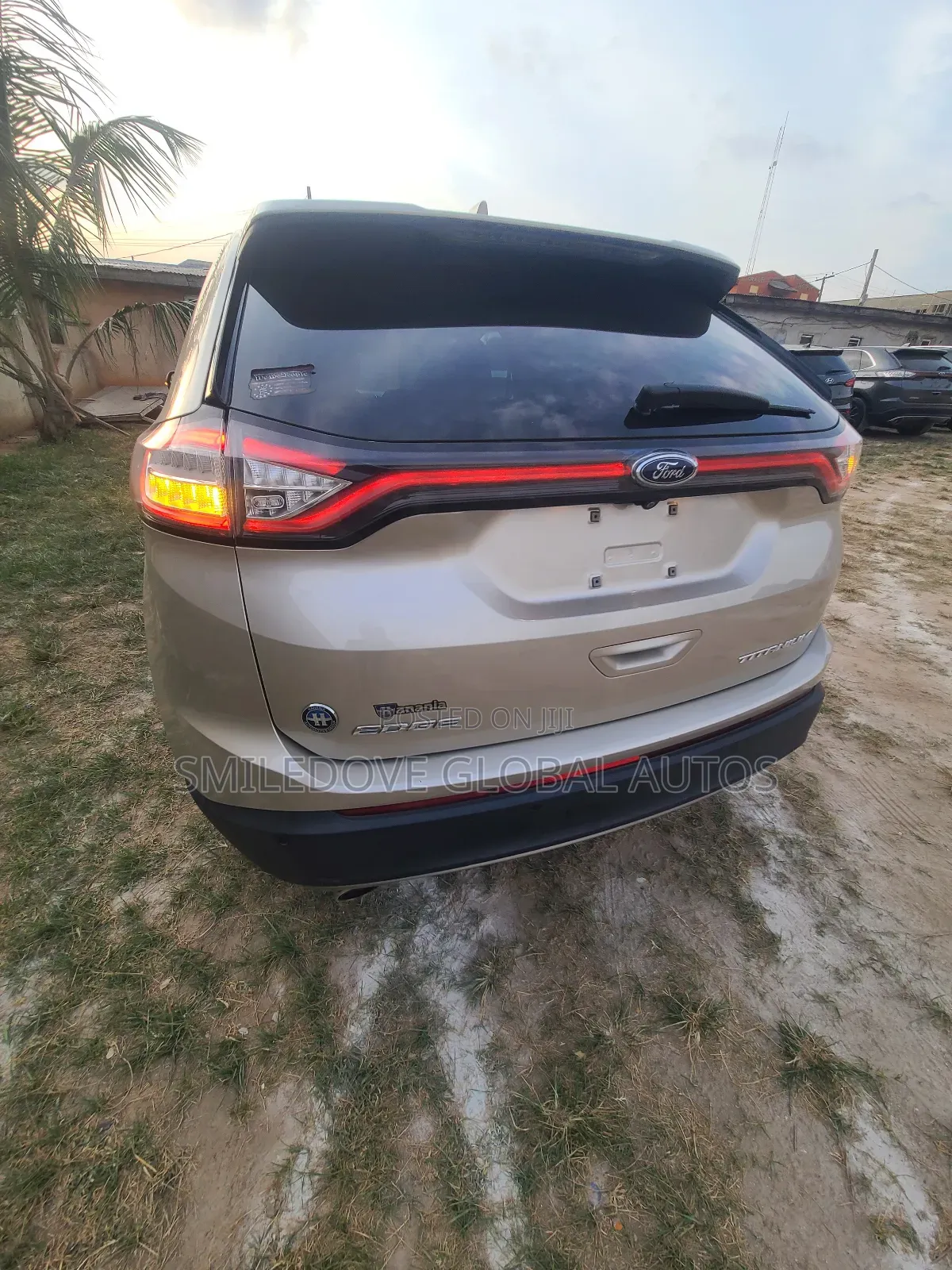 Ford Edge Titanium AWD 2018 Gold