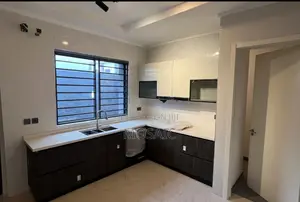 5bdrm Duplex in Lekki Phase 1 for sale