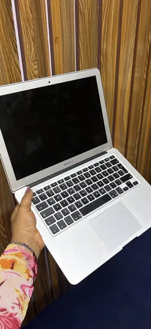 Laptop Apple MacBook Air 2015 4GB Intel Core i5 SSD 256GB