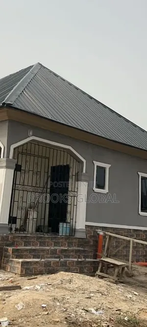 2bdrm Bungalow in Warri for sale