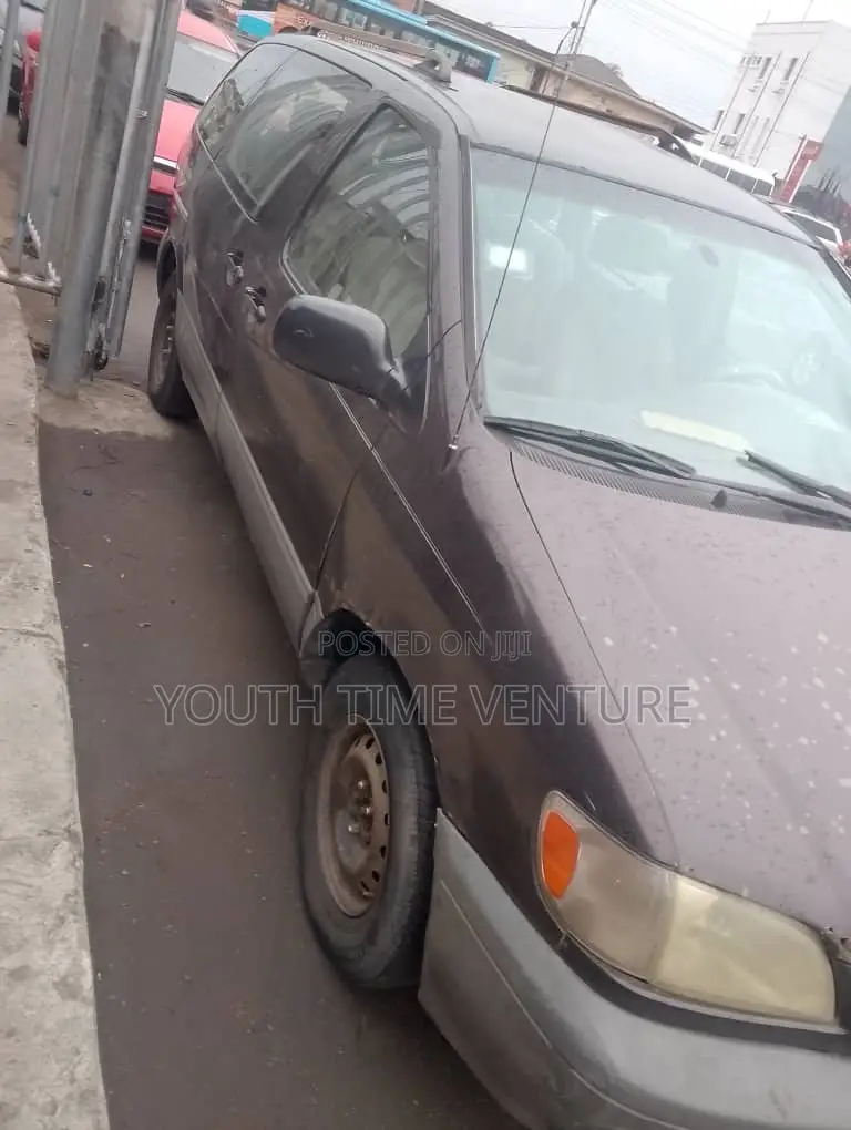 Toyota Sienna LE 2002 Brown