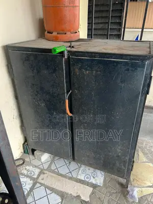 Dehydrator