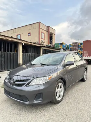 Toyota Corolla LE 4dr Sedan (1.8L 4cyl 4A) 2012 Gray