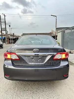 Toyota Corolla LE 4dr Sedan (1.8L 4cyl 4A) 2012 Gray