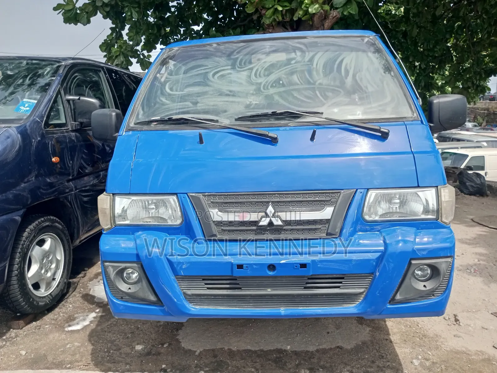 Mitsubishi L300 2017 Blue
